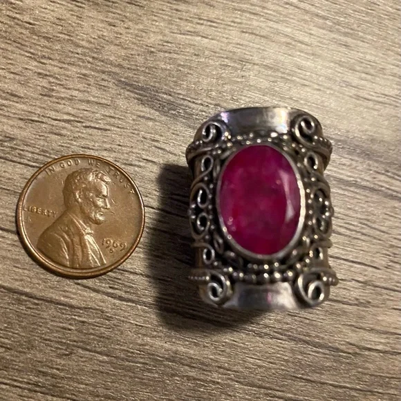 Elegant extra Wide Silver Band stamped “India 925 “Ruby Gemstone Ring - Picture 3 of 6